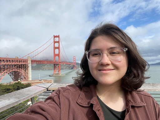 Alice Dragnea with the golden gate bridge in the background